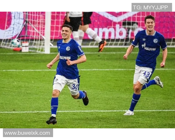 沙尔克04逆转平法兰克福，保持不败势头继续稳定