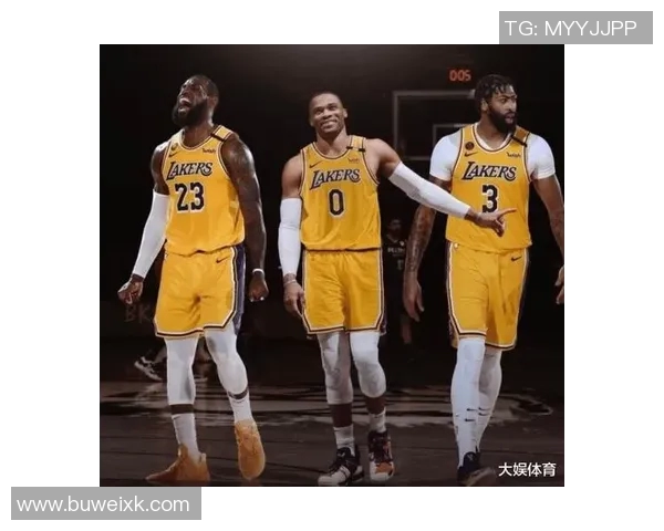 雷霆与勇士常规赛对决精彩回顾与赛季展望分析 雷霆与勇士常规赛对决精彩回顾与赛季展望分析